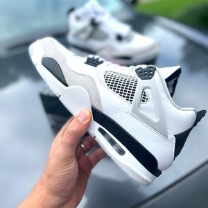 Jordan 4 Retro Military Black (White and Black) Size 11 M DH6927-111